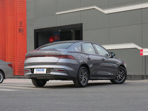 الوطني VI BYD QIN PLUS 2021 EV DM-I 55KM 1.5L 81kW 4 أبواب 5 مقاعد سيدان