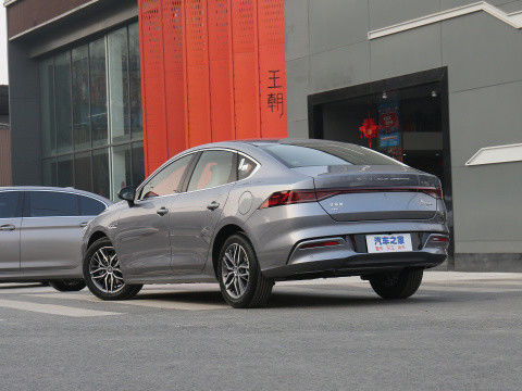 الوطني VI BYD QIN PLUS 2021 EV DM-I 55KM 1.5L 81kW 4 أبواب 5 مقاعد سيدان