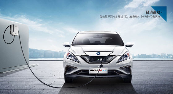 سيارات الأجرة الكهربائية الصينية Dong Feng S50 EV مع نظام تحديد المواقع Bluetooth Uber Online Car Hailing