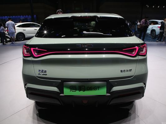 25 BYD Seal06GT، مع نطاق 505KM-605KM، مع محرك رباعي وعجلتين مع نظامين. أول بريك إطلاق النار الكهربائي من BYD، مع مظهر رياضي والكثير من القوة!