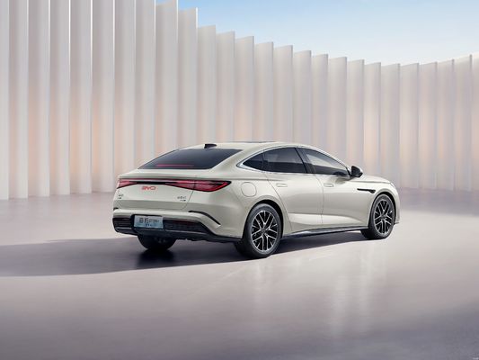 2025 BYD-SEAL 07 DM-i محرك ذكي مجهز بتكنولوجيا BYD Dmi الجيل الخامس. لديه مدى مشترك يزيد عن 2000 كيلومتر. أفضل قيمة مقابل المال