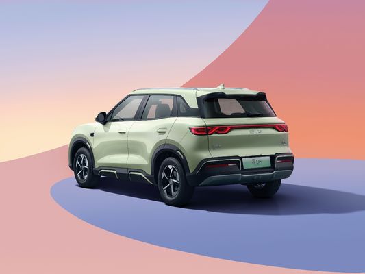 2025 BYD Yuan UP. لديها ميزات قيادة ذكية جديدة. نطاق كهربائي نقي من 301KM-401KM. أفضل قيمة للنقود