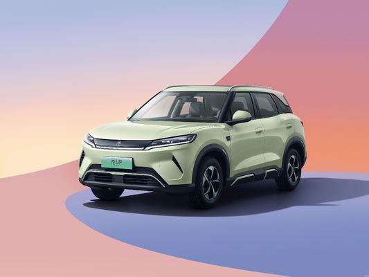 2025 BYD Yuan UP. لديها ميزات قيادة ذكية جديدة. نطاق كهربائي نقي من 301KM-401KM. أفضل قيمة للنقود