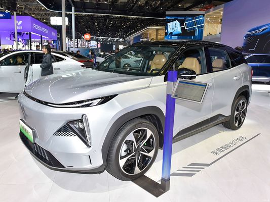 جيلي غالاكسي L7، مدعومة بمحركات 1.5L و 1.5T، مع مجموعة مشتركة من 1370 كم ومدى كهربائي نقي من 115 كم.