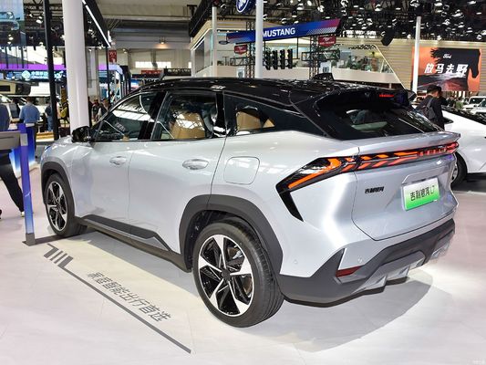 جيلي غالاكسي L7، مدعومة بمحركات 1.5L و 1.5T، مع مجموعة مشتركة من 1370 كم ومدى كهربائي نقي من 115 كم.