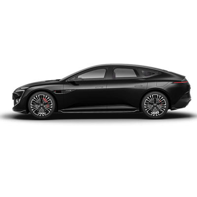 سيارة سيدان كهربائية من بي واي دي بـ 5 مقاعد، بسرعة قصوى 120 ميل في الساعة، وزمن شحن 8 ساعات