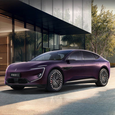 سيارة سيدان كهربائية من BYD مع شحن سريع من 0 إلى 60 ميلاً في الساعة خلال 4 ثوانٍ ومدة شحن 8 ساعات لراحة 5 مقاعد